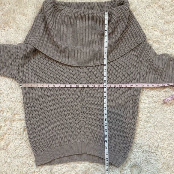 Umgee USA Sweater Cowl Neck Chunky Knit Pullover Baggy turtle neck size M taupe - Picture 4 of 6